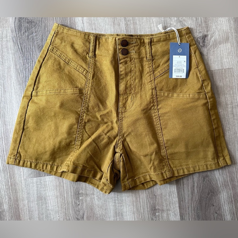 Universal Thread Shorts